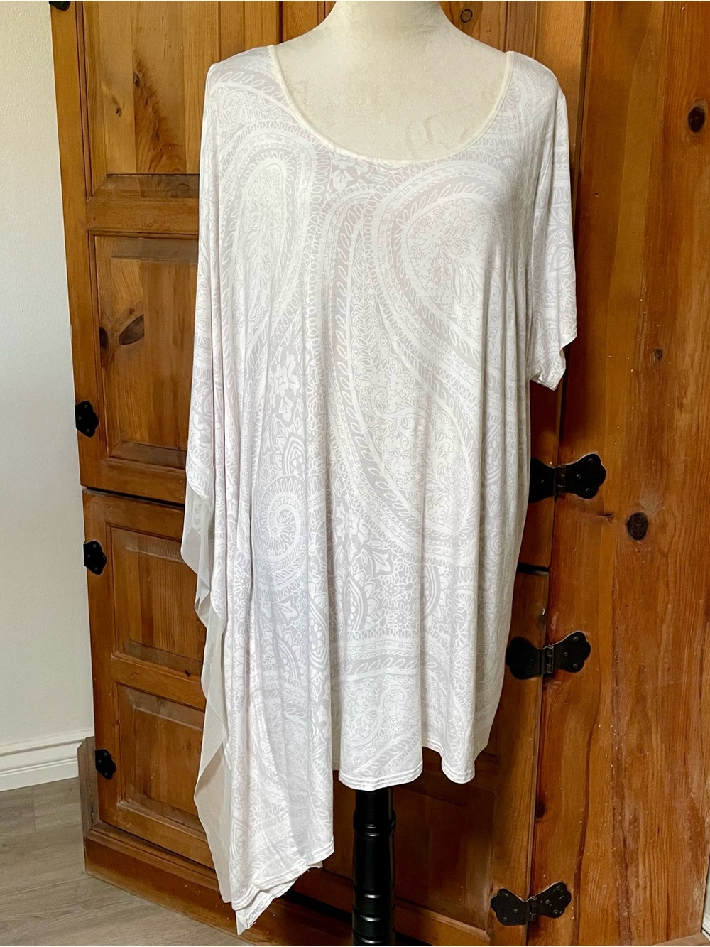 Lane Bryant White Paisley Scoop Neck Tunic